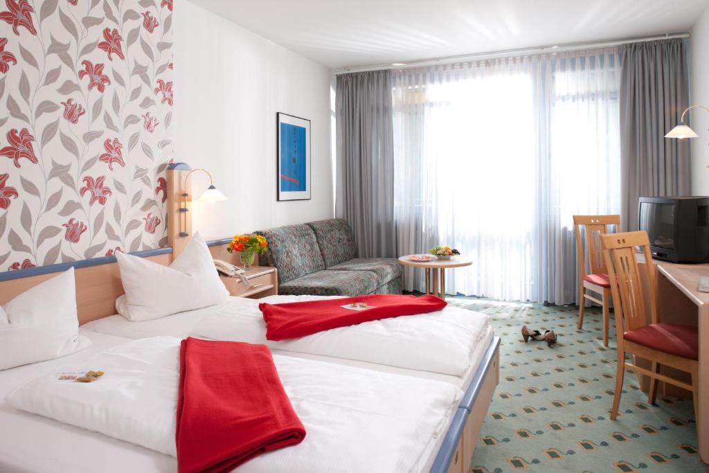 Behringers Freizeit - Und Tagungshotel غوسوينستين المظهر الخارجي الصورة