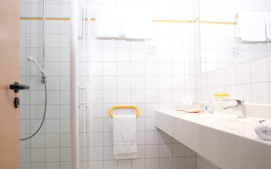 Behringers Freizeit - Und Tagungshotel غوسوينستين المظهر الخارجي الصورة